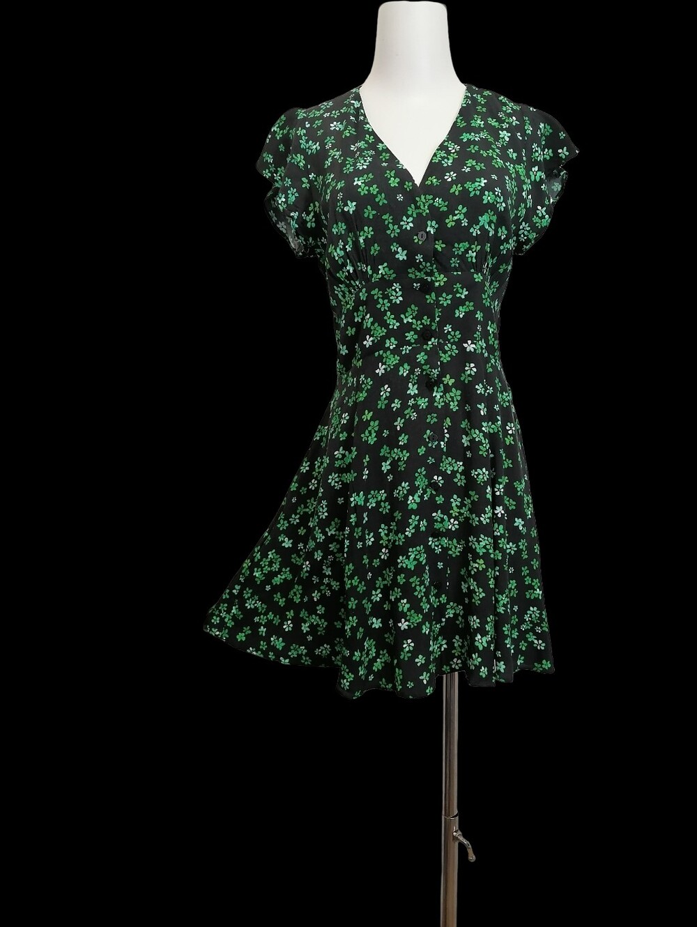 ✳️✳️ZARA Black & Green Floral V-Neck Fit-and-Flare Dress